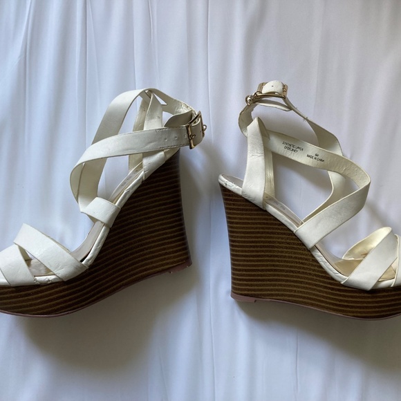 Guess wedges size 6 - Picture 3 of 4